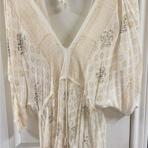 Beach By Exist White and Gold Garment